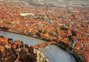 Panoramica su Verona vista dall'alto